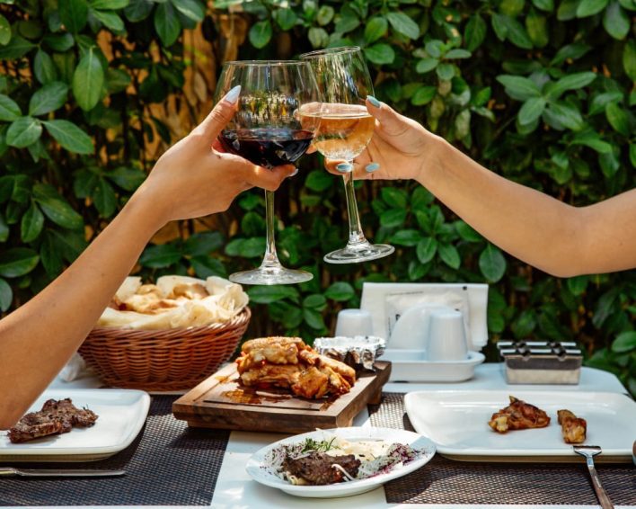 Staff needed in restaurants across the UK