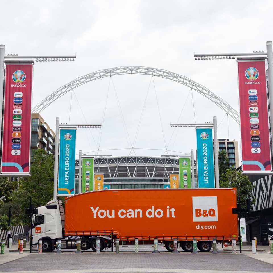 B & Q