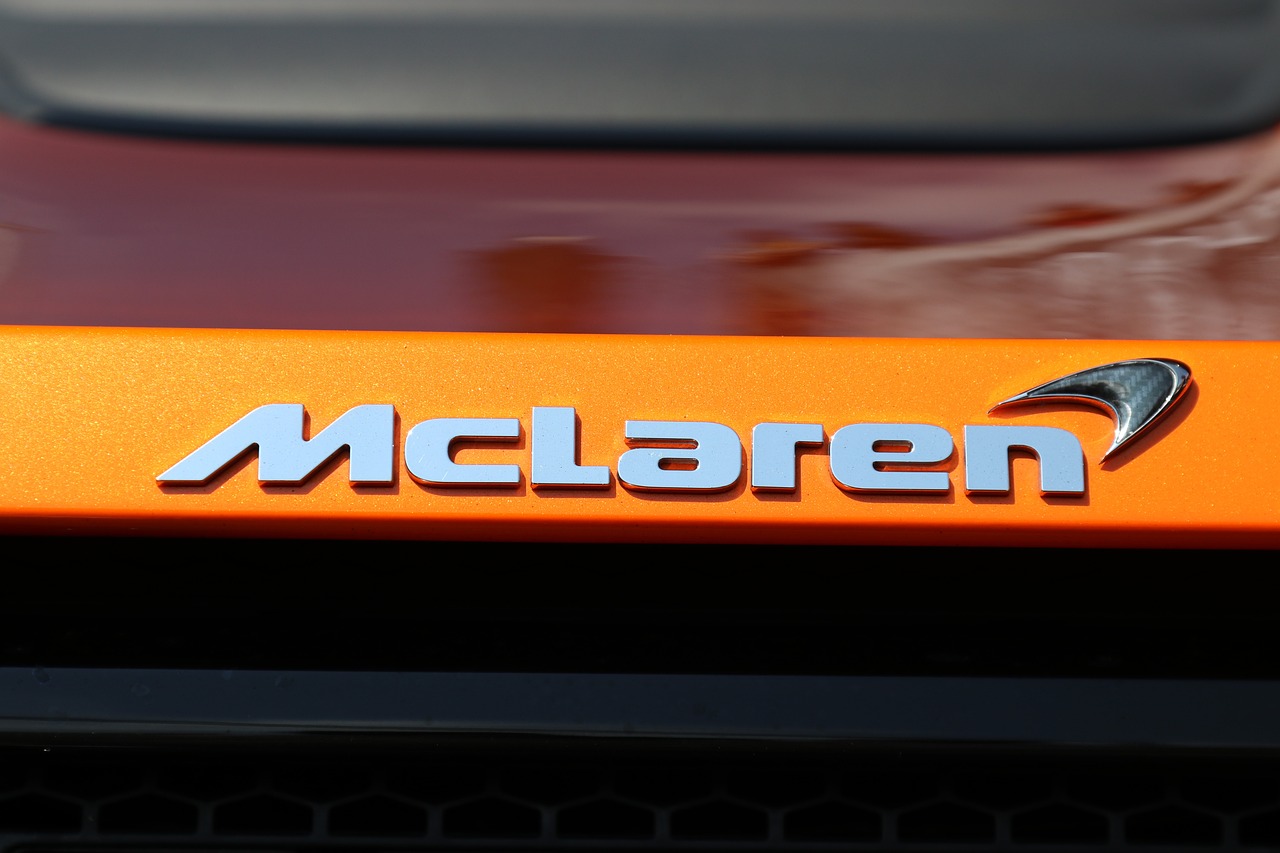 mclaren logo