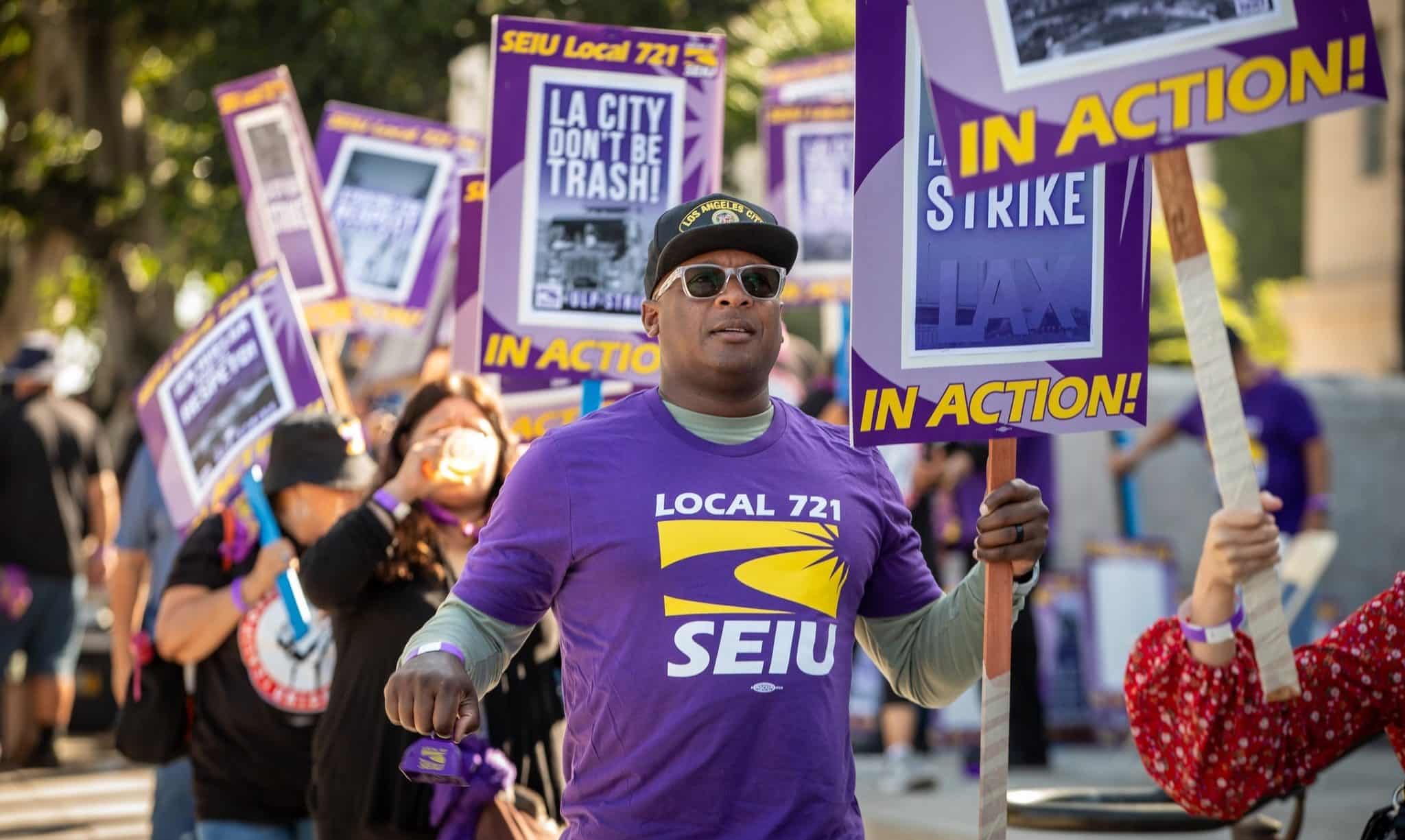 Los Angeles municipal workers on strike