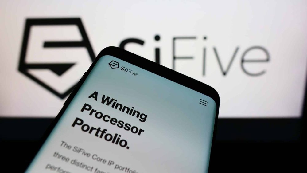Smartphone with website of US semiconductor company SiFive