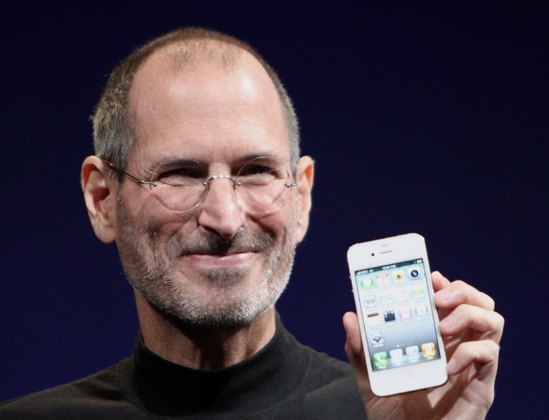 Steve Jobs with an iphone in 2010