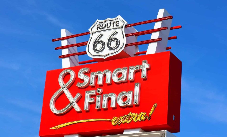 Smart & Final sign