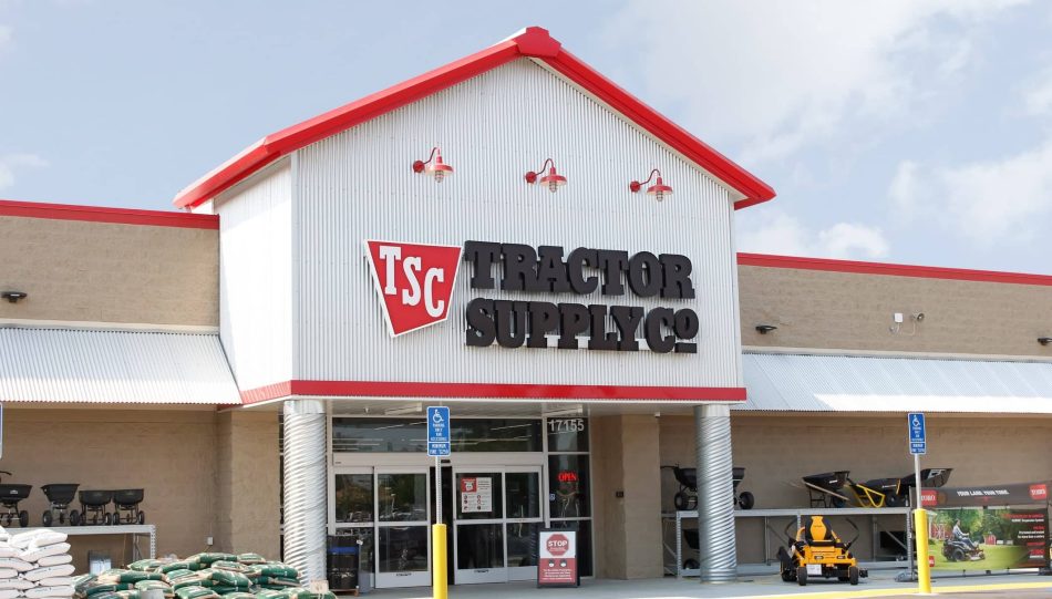 Tractor Supply building