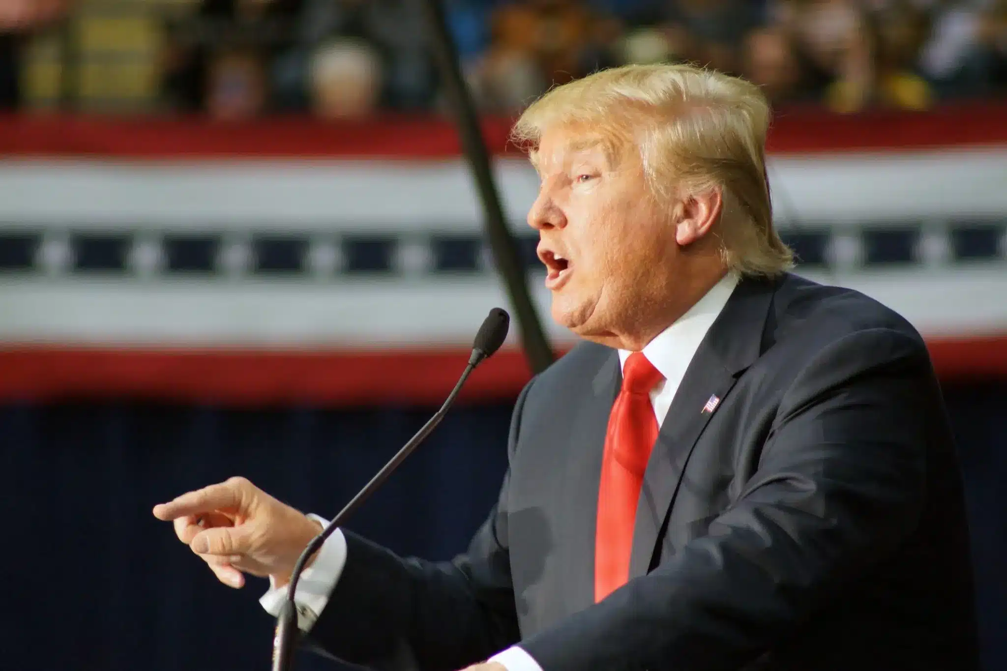 Trump Ally Dismisses Recession Fears Despite Stock Crash