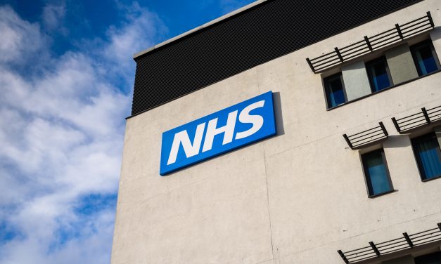NHS contractors could miss out on pay rise